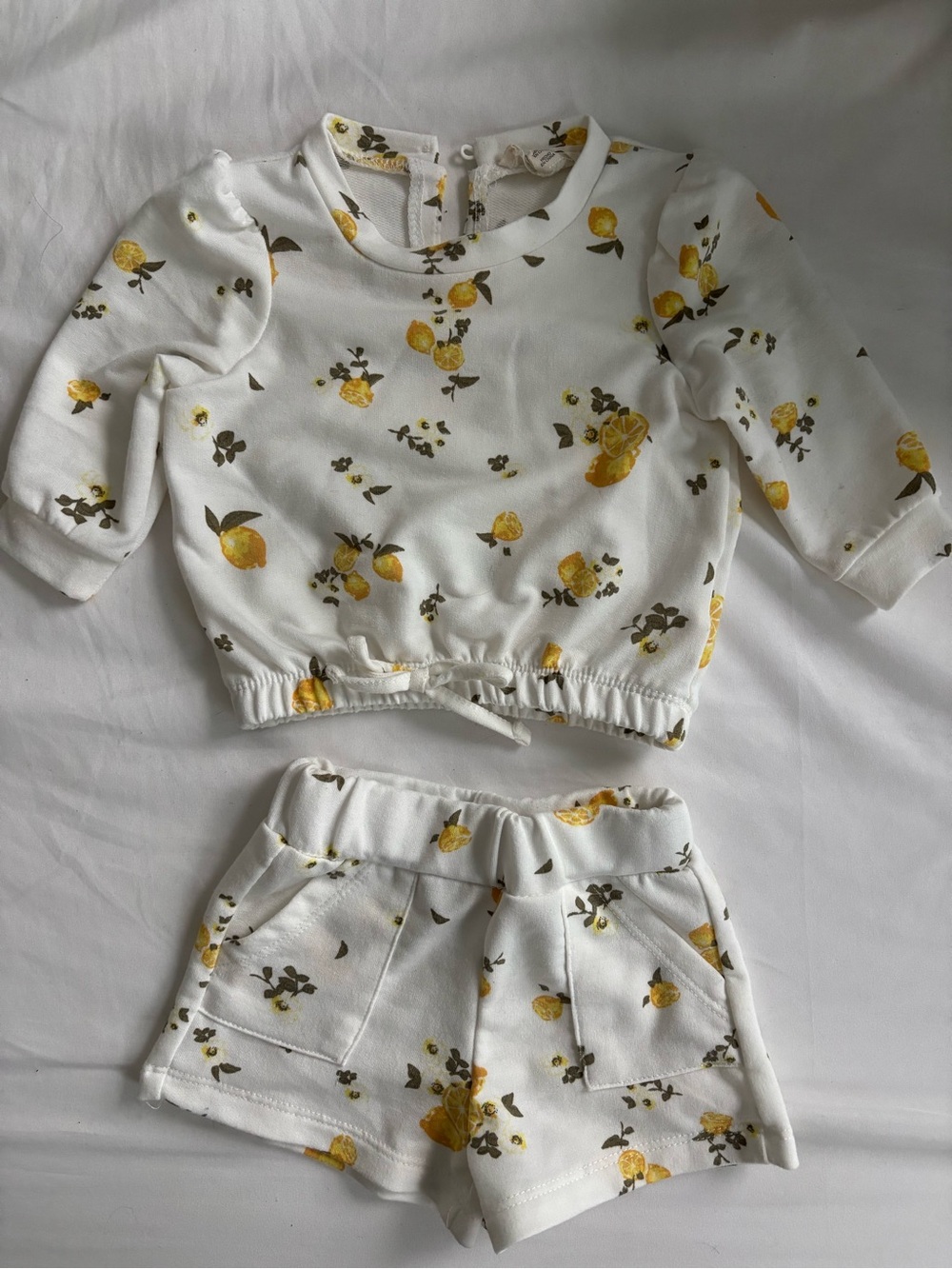 Jessica Simpson White Two-Piece Lemon Floral Set